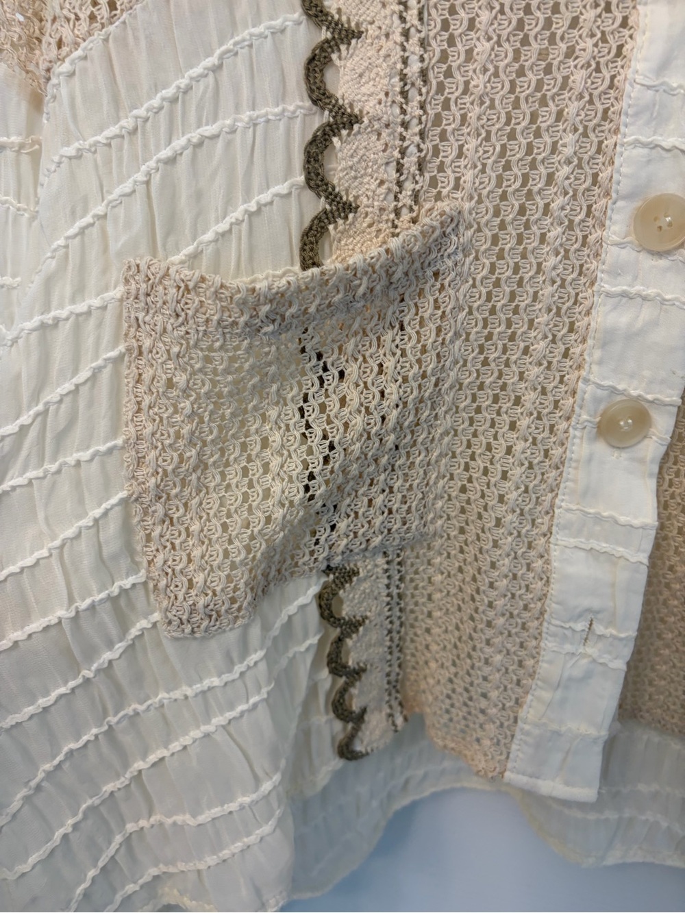 Textured Cream & Beige Button-Front Cropped Blouse - Picture 5 of 7